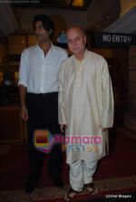 Anupam Kher at DR PK Aggarwal_s daughter_s wedding in ITC Grand Maratha on 20th Feb 2010 (4).JPG